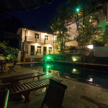 Sleek Hotel Kegalle Esterno foto