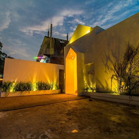 Sleek Hotel Kegalle Esterno foto