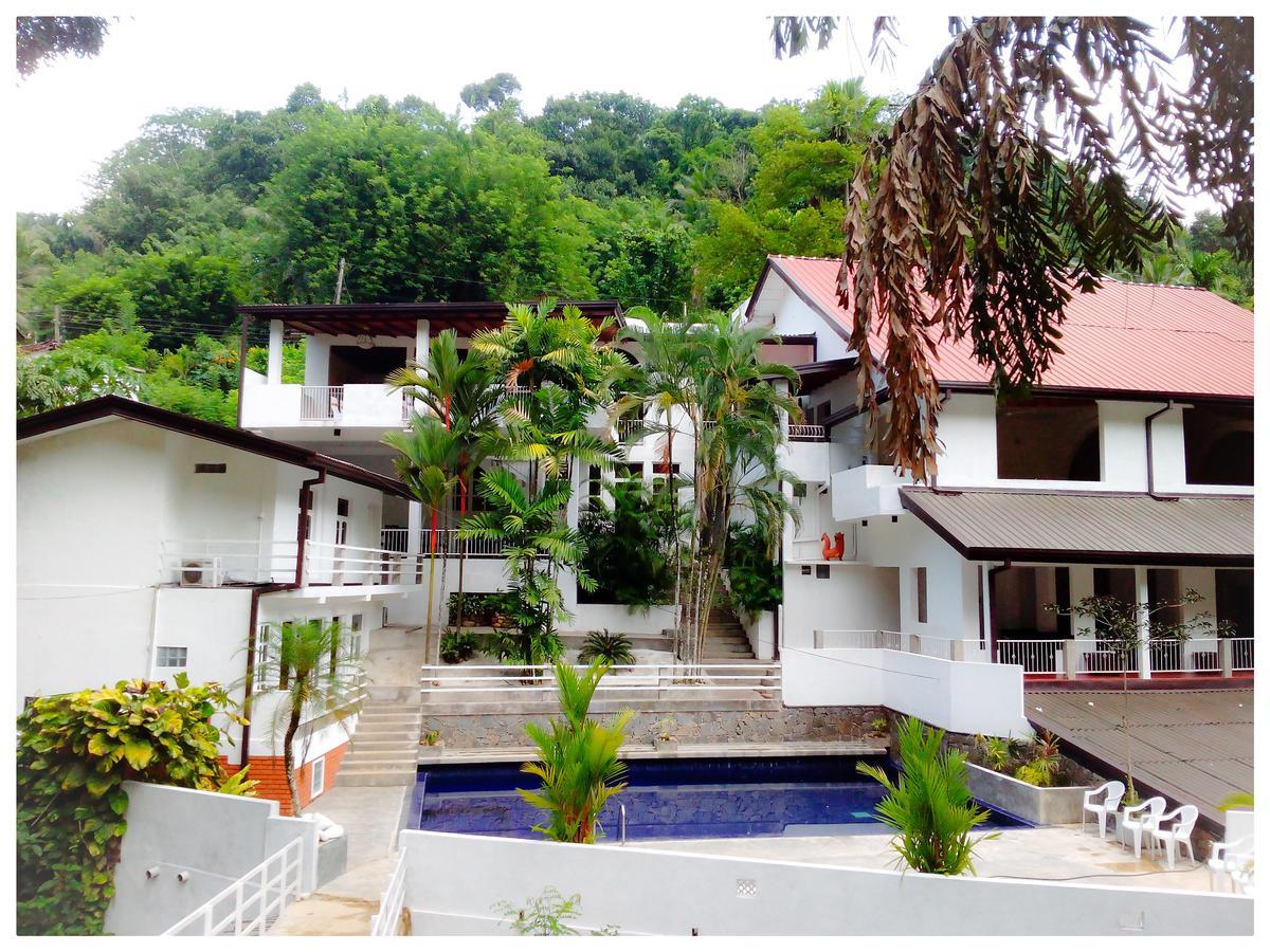 Sleek Hotel Kegalle Esterno foto