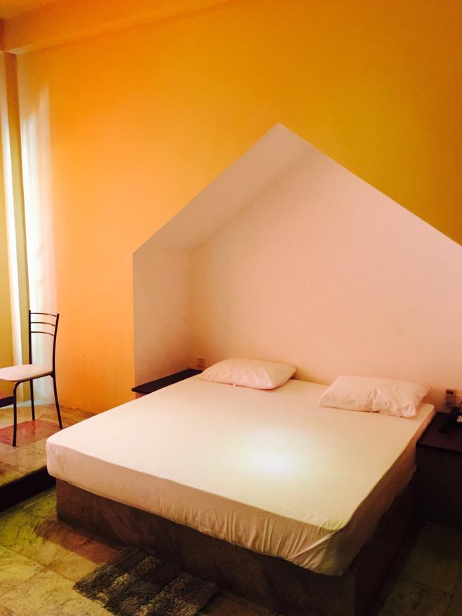Sleek Hotel Kegalle Esterno foto