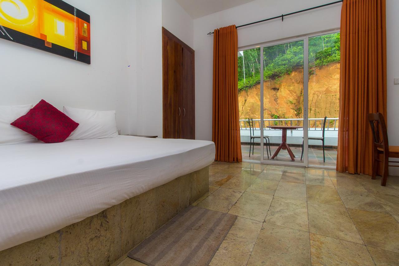 Sleek Hotel Kegalle Esterno foto