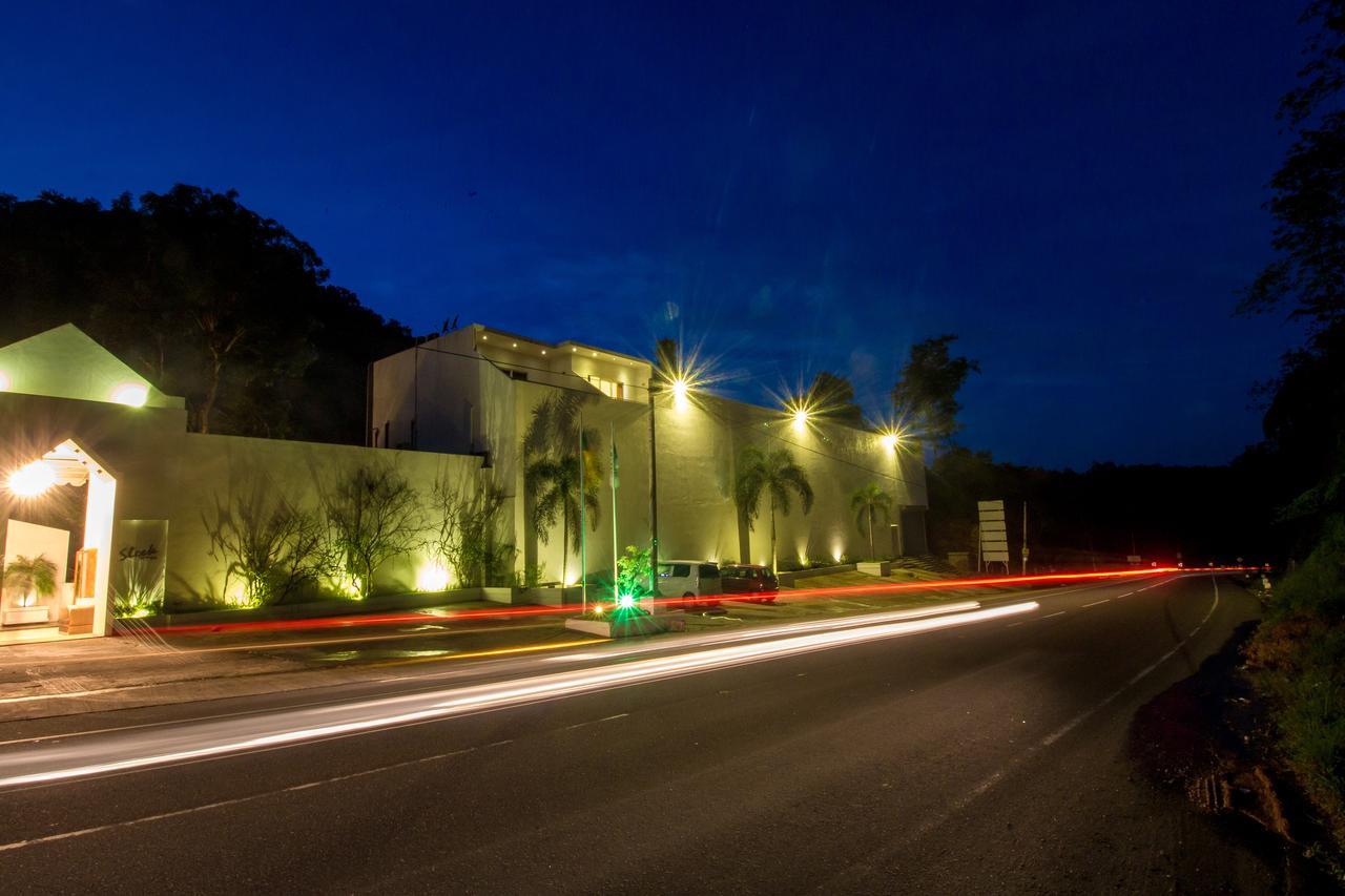 Sleek Hotel Kegalle Esterno foto