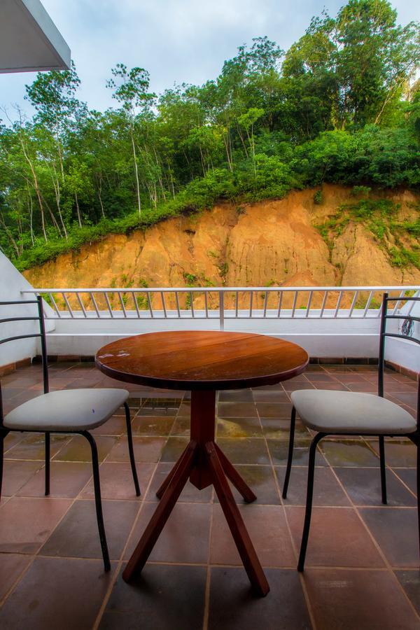 Sleek Hotel Kegalle Esterno foto