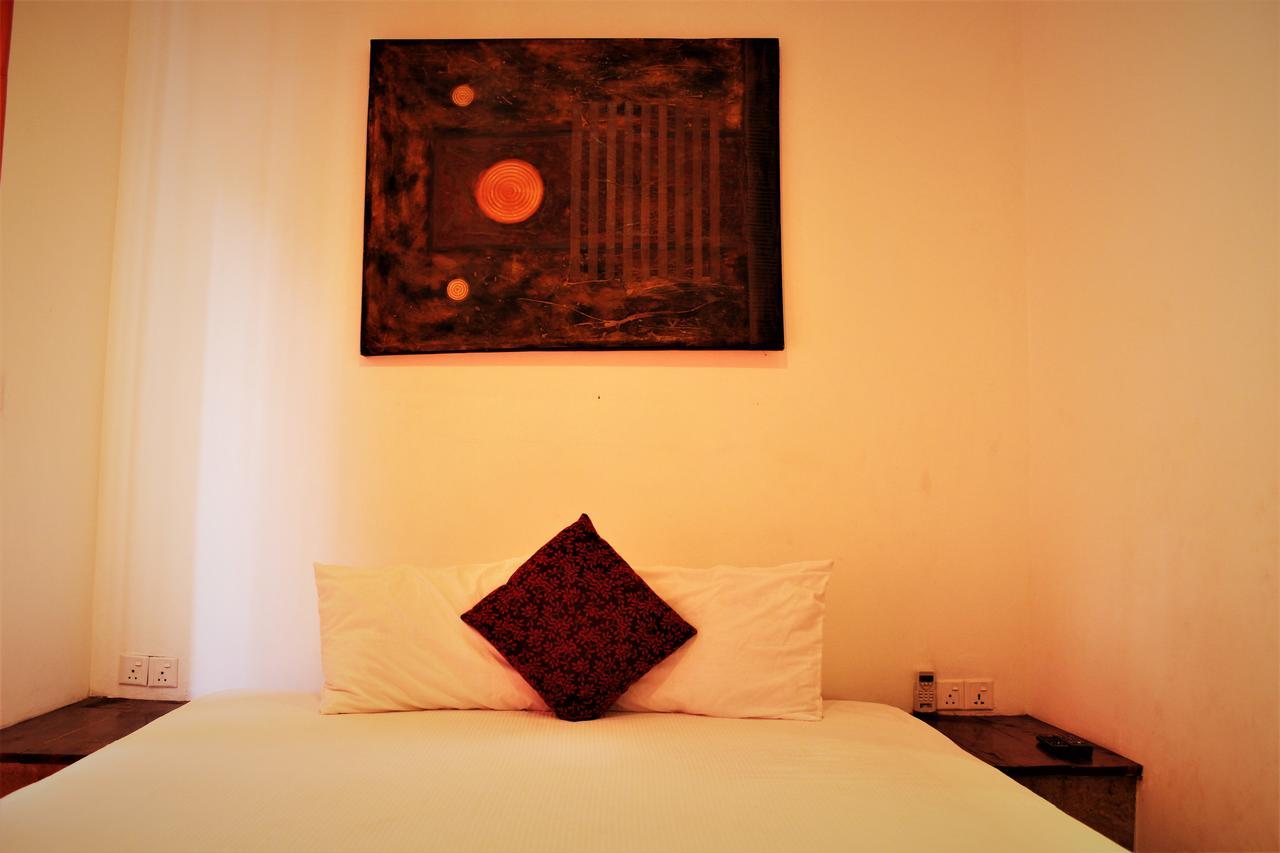 Sleek Hotel Kegalle Esterno foto