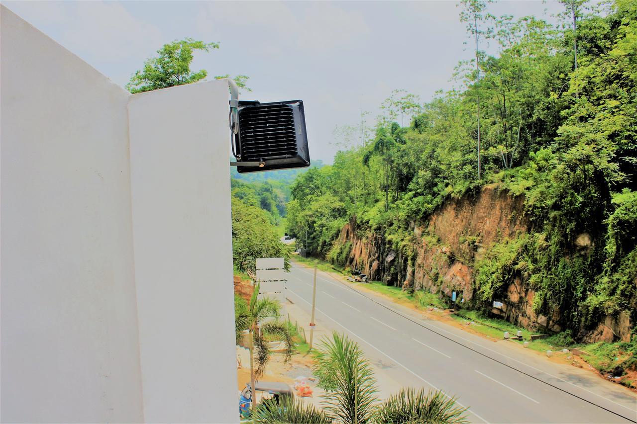 Sleek Hotel Kegalle Esterno foto