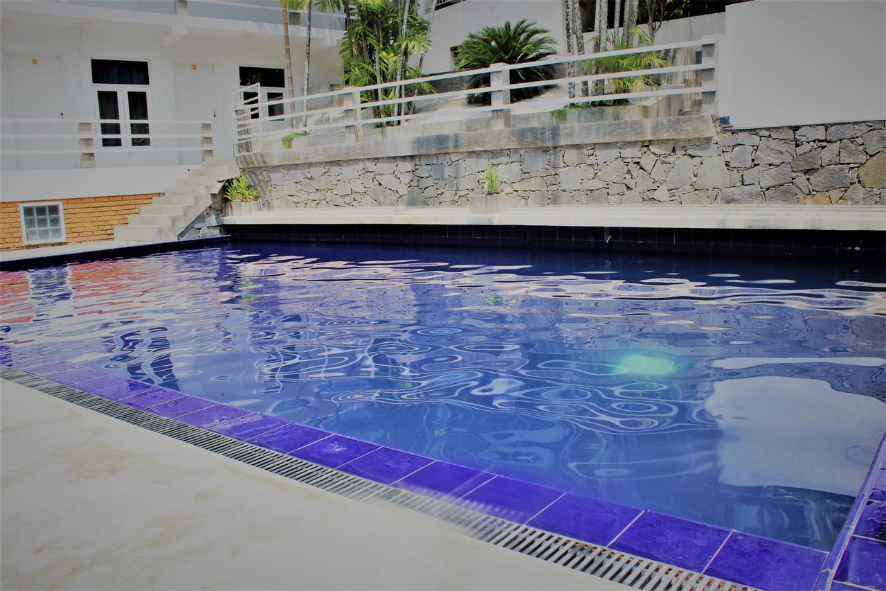 Sleek Hotel Kegalle Esterno foto