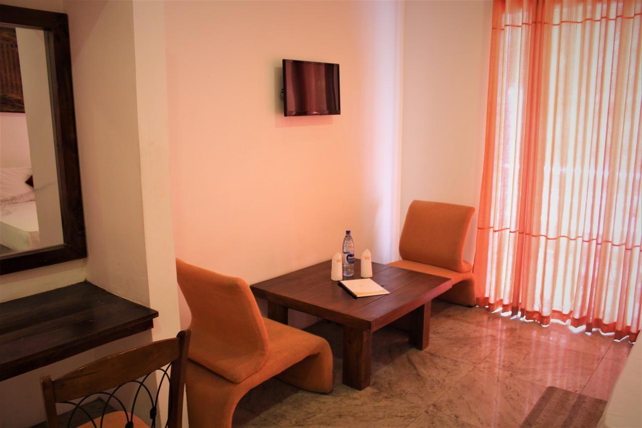 Sleek Hotel Kegalle Esterno foto